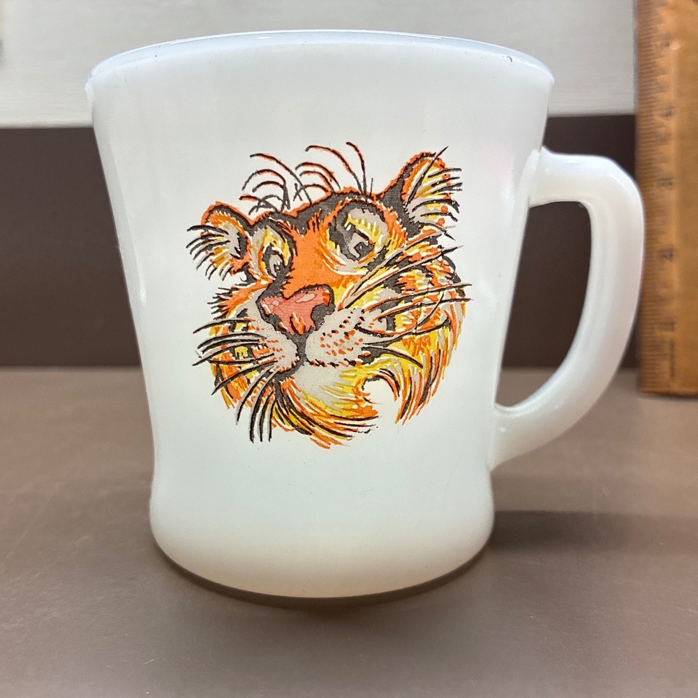 Vintage Esso Tiger‎ Logo Cup Mug Anchor Hocking Fire King White Milk Glass READ